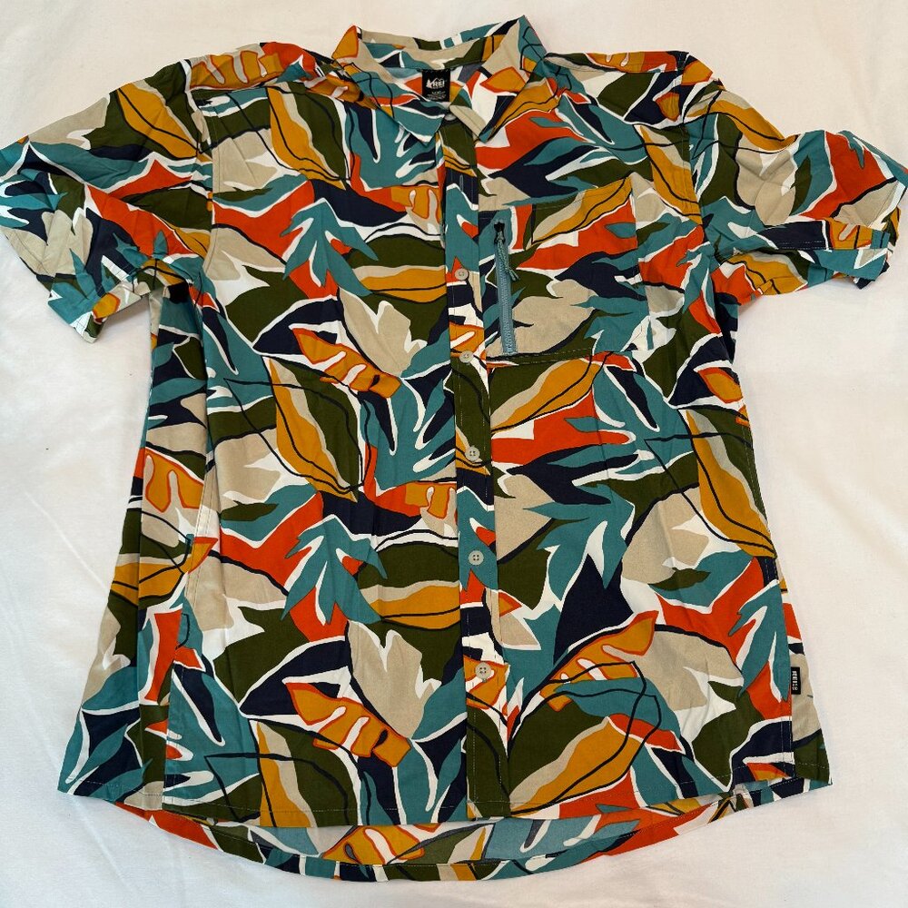 REI trailmade short sleeve button up shirt